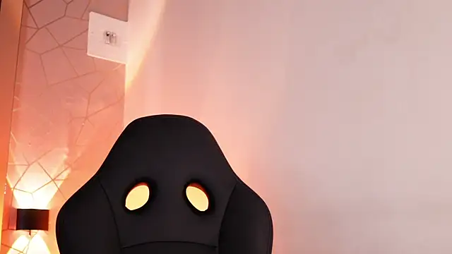 Luu Princess online show from 04-21-26, 01:42