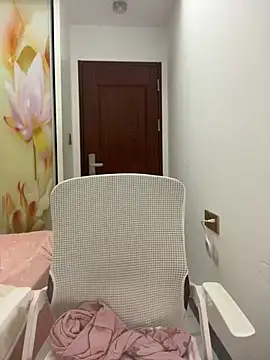 Snapshot of Angie_88 chatting on 02-18-25, 03:43 Angie 88 online show from 02-18-25, 03:43