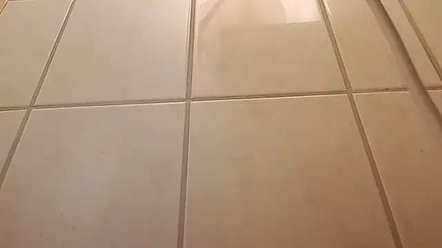 Snapshot of sexsuchti80 chatting on 12-19-25, 01:01 sexsuchti80 online show from 12-19-25, 01:01