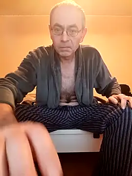 BesterJunge45 online show from 11-23-25, 07:30