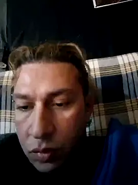 Snapshot of Lovely_milk chatting on 01-17-25, 04:26 Lovely milk online show from 01-17-25, 04:26