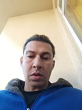 Snapshot of Lovely_milk chatting on 01-27-25, 06:41 Lovely milk online show from 01-27-25, 06:41