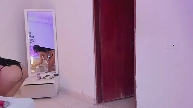 Snapshot of Alhana_pulido chatting on 12-28-24, 11:26 Alhana pulido online show from 12-28-24, 11:26