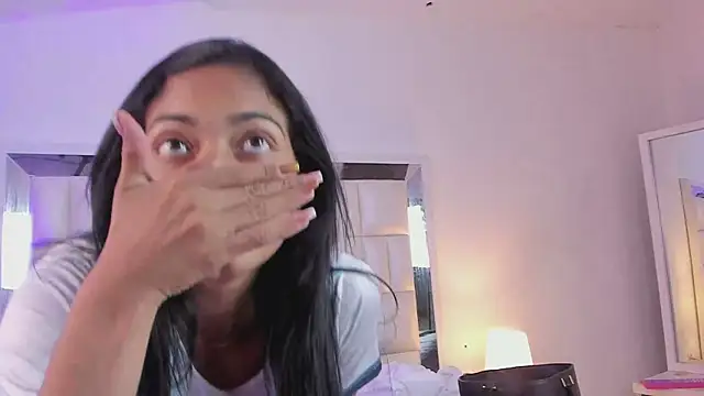 Snapshot of Alhana_pulido chatting on 01-07-25, 09:25 Alhana pulido online show from 01-07-25, 09:25