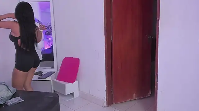 Snapshot of Alhana_pulido chatting on 01-13-25, 10:35 Alhana pulido online show from 01-13-25, 10:35