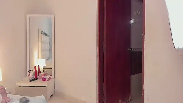 Snapshot of Alhana_pulido chatting on 01-29-25, 08:35 Alhana pulido online show from 01-29-25, 08:35