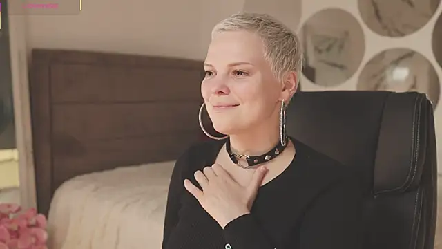 LikaBerry1 online show from 09-14-25, 04:39