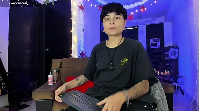 Snapshot of ZuryRamirez_ chatting on 12-09-24, 08:01 ZuryRamirez online show from 12-09-24, 08:01