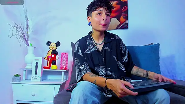 Snapshot of ZuryRamirez_ chatting on 01-18-25, 06:10 ZuryRamirez online show from 01-18-25, 06:10