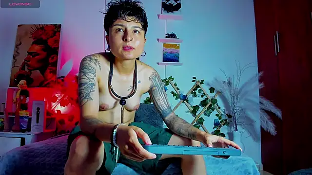 Snapshot of ZuryRamirez_ chatting on 02-23-25, 12:08 ZuryRamirez online show from 02-23-25, 12:08