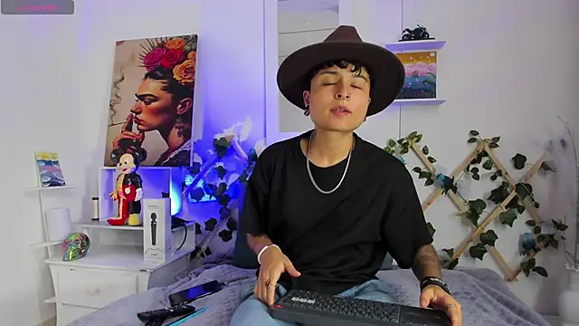 Snapshot of ZuryRamirez_ chatting on 02-23-25, 06:12 ZuryRamirez online show from 02-23-25, 06:12