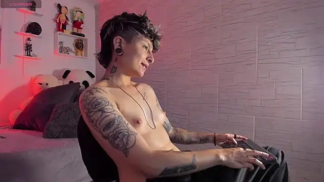 Snapshot of ZuryRamirez_ chatting on 10-16-25, 07:15 ZuryRamirez online show from 10-16-25, 07:15