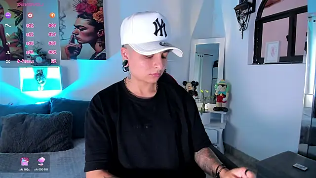 Snapshot of ZuryRamirez_ chatting on 12-05-25, 06:48 ZuryRamirez online show from 12-05-25, 06:48