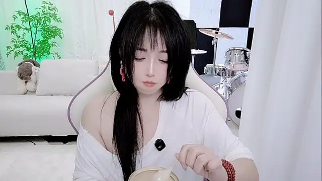 Snapshot of Vaness-a chatting on 11-18-25, 03:49 Vaness-a online show from 11-18-25, 03:49