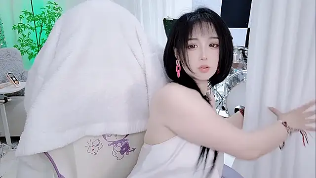 Snapshot of Vaness-a chatting on 11-30-25, 03:49 Vaness-a online show from 11-30-25, 03:49