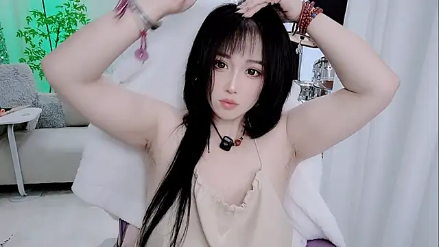 Snapshot of Vaness-a chatting on 12-15-25, 05:06 Vaness-a online show from 12-15-25, 05:06