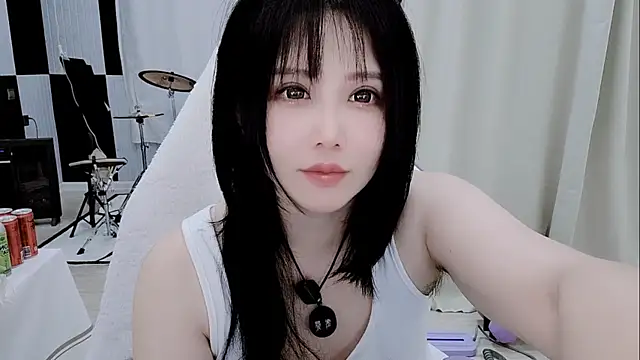 Vaness-a online show from 04-17-26, 04:32