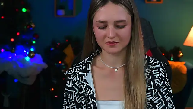 Snapshot of DeboraLarson chatting on 12-20-24, 01:22 DeboraLarson online show from 12-20-24, 01:22