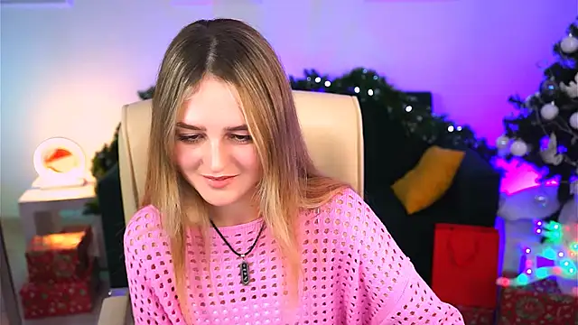 Snapshot of DeboraLarson chatting on 12-21-24, 07:13 DeboraLarson online show from 12-21-24, 07:13