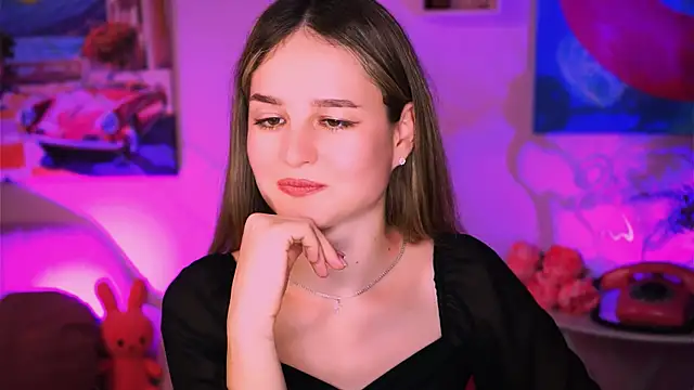 Snapshot of DeboraLarson chatting on 02-02-25, 01:45 DeboraLarson online show from 02-02-25, 01:45