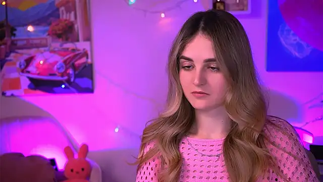 Snapshot of DeboraLarson chatting on 02-18-25, 01:43 DeboraLarson online show from 02-18-25, 01:43