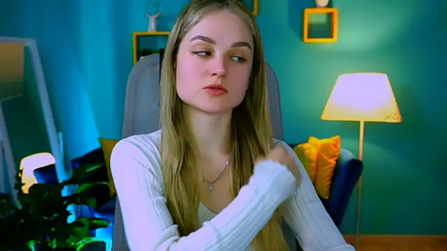 Snapshot of DeboraLarson chatting on 03-09-25, 08:18 DeboraLarson online show from 03-09-25, 08:18