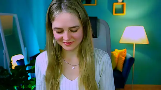 Snapshot of DeboraLarson chatting on 03-09-25, 11:25 DeboraLarson online show from 03-09-25, 11:25