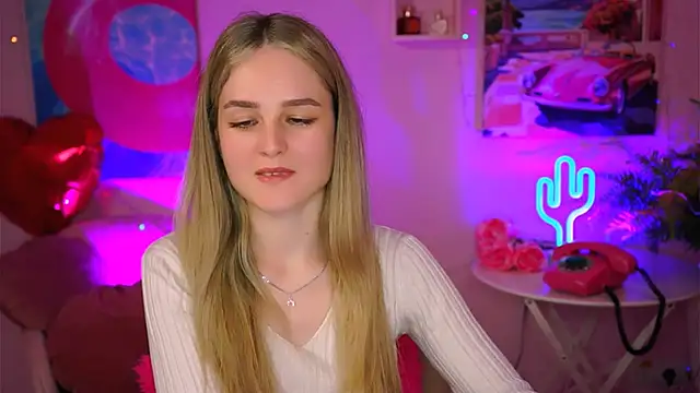 Snapshot of DeboraLarson chatting on 03-10-25, 09:53 DeboraLarson online show from 03-10-25, 09:53