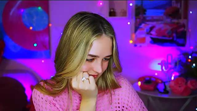 Snapshot of DeboraLarson chatting on 03-18-25, 09:42 DeboraLarson online show from 03-18-25, 09:42