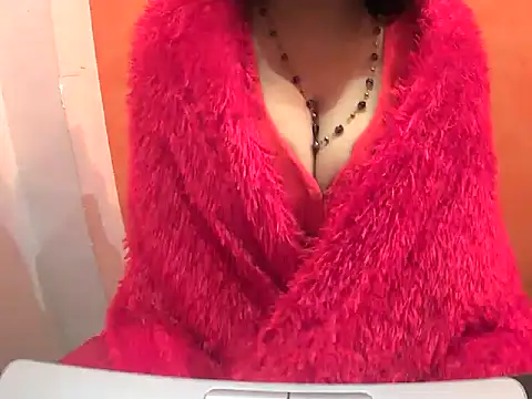 Snapshot of HOT-SEEMAA chatting on 01-05-25, 08:22 HOT-SEEMAA online show from 01-05-25, 08:22