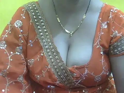 HOT-SEEMAA online show from 05-24-26, 04:17
