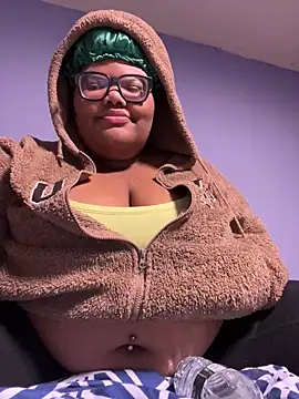 Snapshot of dondivax3 chatting on 02-24-25, 02:30 dondivax3 online show from 02-24-25, 02:30