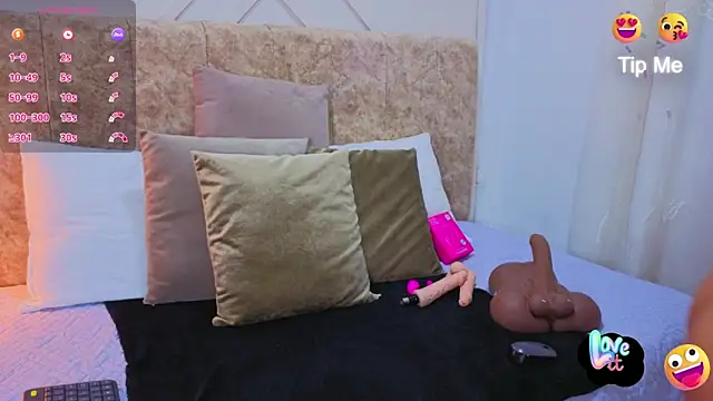 ashley  foxx  online show from 06-09-26, 02:39