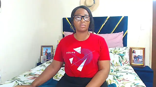 Snapshot of veronica1xxx chatting on 09-30-25, 06:24 veronica1xxx online show from 09-30-25, 06:24