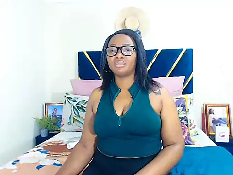 Snapshot of veronica1xxx chatting on 10-17-25, 08:00 veronica1xxx online show from 10-17-25, 08:00