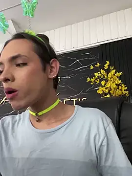 Snapshot of miss_Ari chatting on 03-09-25, 05:28 miss Ari online show from 03-09-25, 05:28