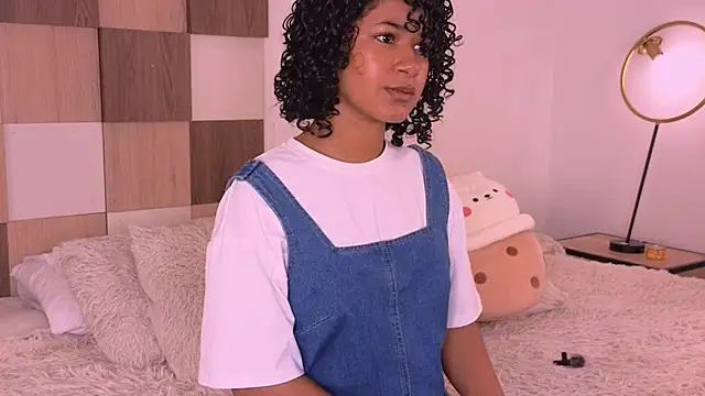 Snapshot of Adele_Carter_ chatting on 11-30-25, 01:26 Adele Carter online show from 11-30-25, 01:26