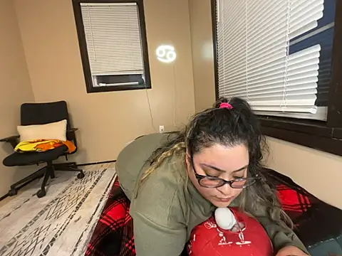 tillymarie34 online show from 02-11-26, 11:43