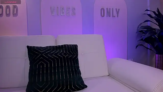 StacyWoods online show from 04-09-26, 12:10