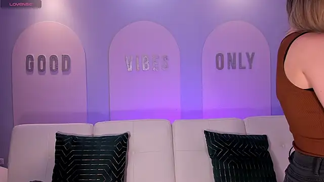 StacyWoods online show from 04-14-26, 11:05