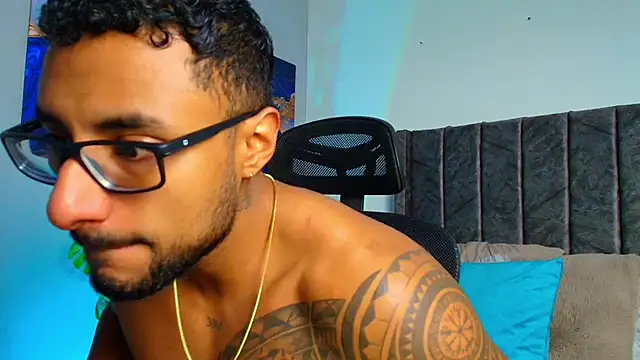 LiamGarcia1 online show from 09-18-25, 12:40