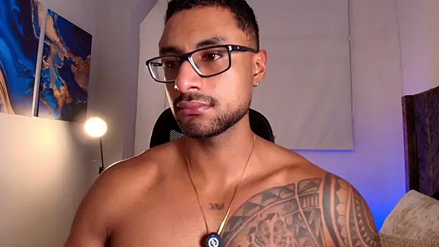 Snapshot of LiamGarcia1 chatting on 05-07-26, 02:28 LiamGarcia1 online show from 05-07-26, 02:28
