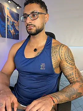 Snapshot of LiamGarcia1 chatting on 05-27-26, 04:04 LiamGarcia1 online show from 05-27-26, 04:04