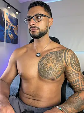 Snapshot of LiamGarcia1 chatting on 05-28-26, 04:26 LiamGarcia1 online show from 05-28-26, 04:26
