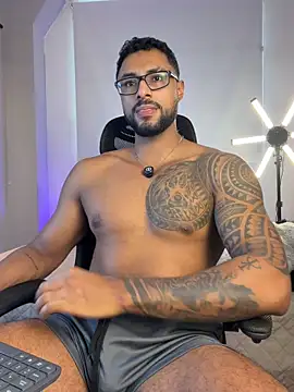 Snapshot of LiamGarcia1 chatting on 06-02-26, 03:58 LiamGarcia1 online show from 06-02-26, 03:58