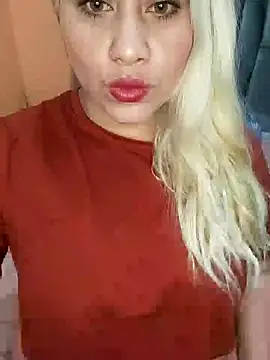Snapshot of Mia_queenOfBlowjob chatting on 12-11-24, 10:38 Mia queenOfBlowjob online show from 12-11-24, 10:38