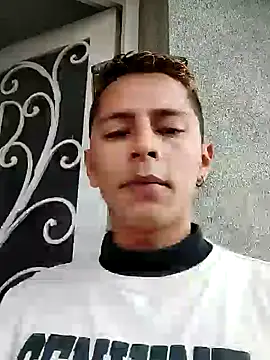 Snapshot of Mia_queenOfBlowjob chatting on 12-14-24, 09:56 Mia queenOfBlowjob online show from 12-14-24, 09:56
