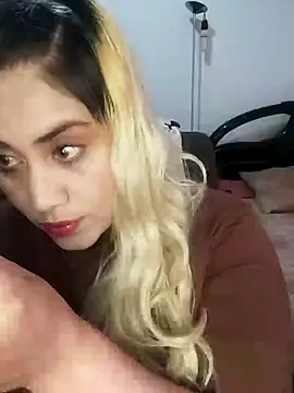 Snapshot of Mia_queenOfBlowjob chatting on 10-14-25, 08:09 Mia queenOfBlowjob online show from 10-14-25, 08:09