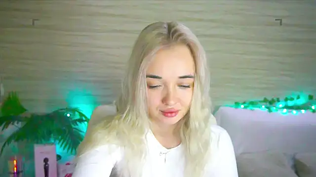 Ashley S online show from 09-25-25, 10:57