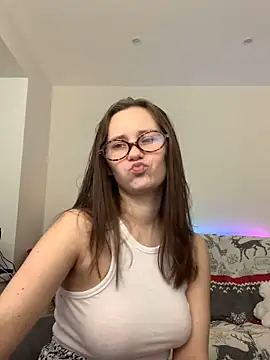 Snapshot of HotCaramellsTV chatting on 12-05-24, 09:06 HotCaramellsTV online show from 12-05-24, 09:06